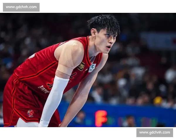 炸裂休赛期！132 人合同到期，赵继伟陷转会风暴，曾凡博冲击 NBA