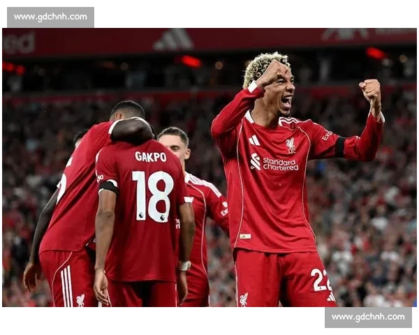 第 21 分钟的仰望：C 罗用进球致敬若塔